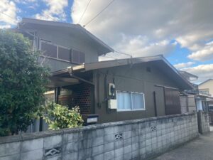 新居浜市U様外壁・屋根塗装　チョーキングや剥がれがみられたら塗装のサイン！下地補修が仕上がりを左右する